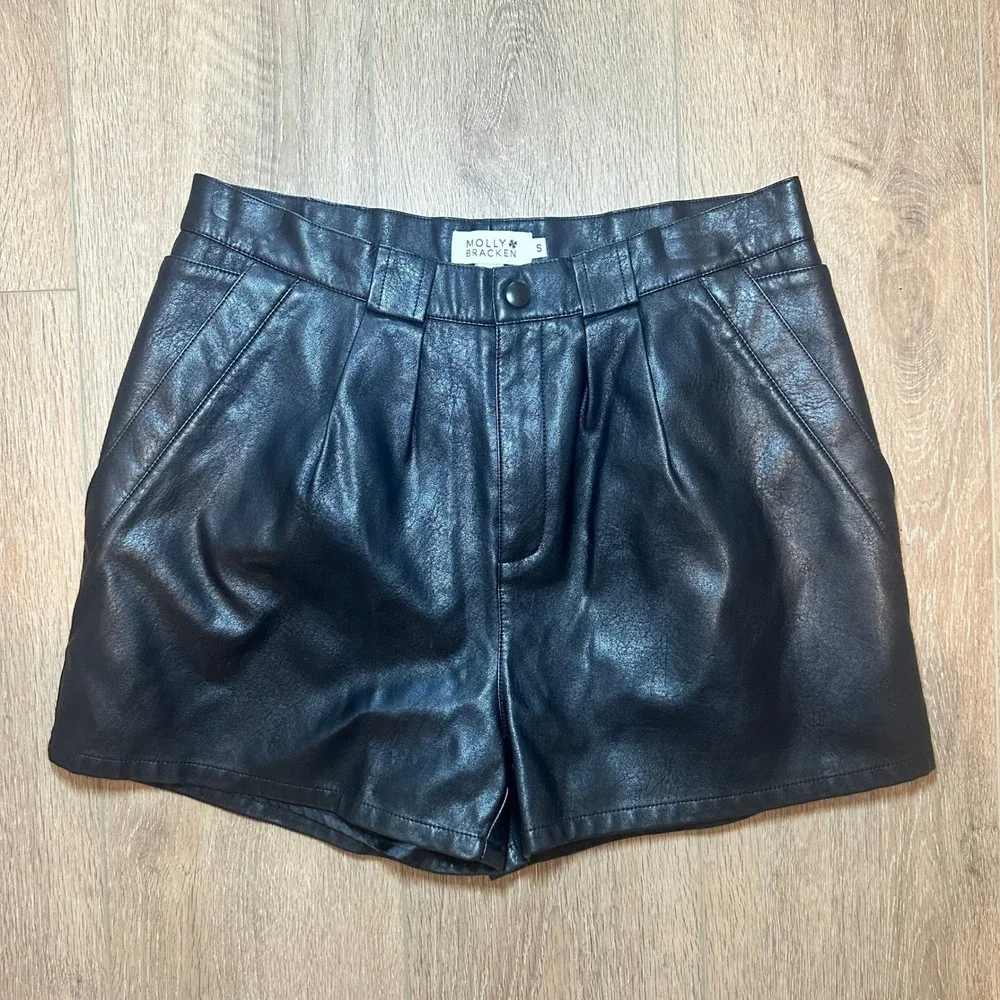 Molly Bracken Womens Sleek Black Faux Leather High Waisted Shorts Size S NWOT